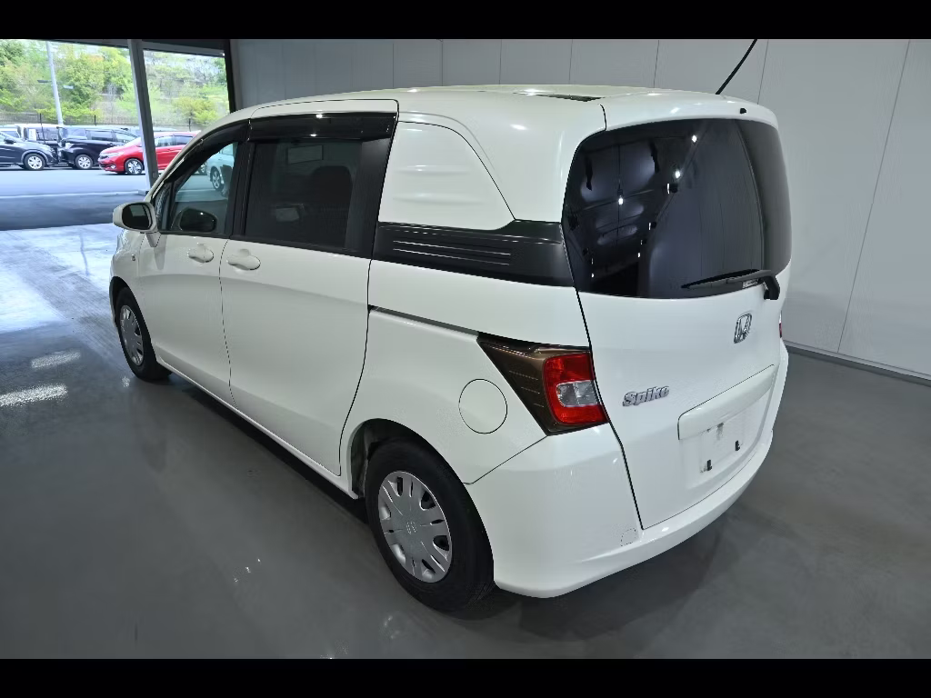 HONDA FREED SPIKE