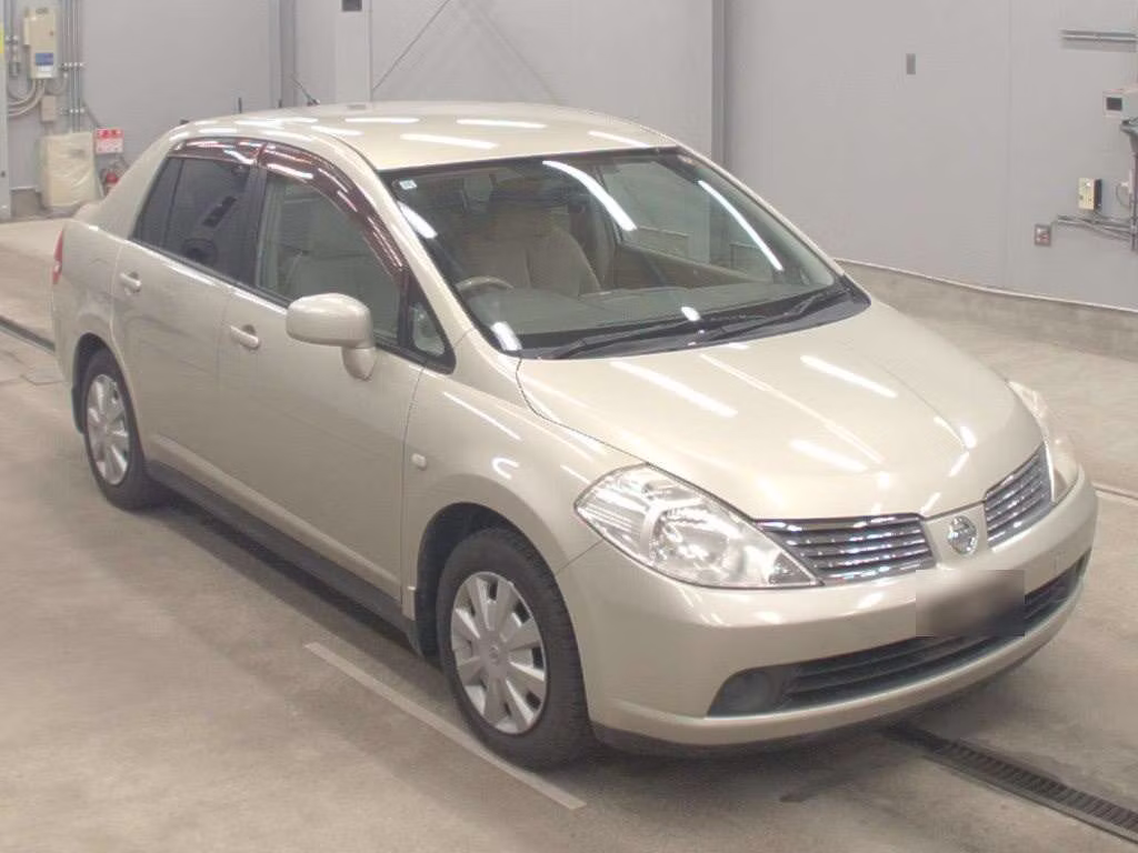 NISSAN TIIDA LATIO