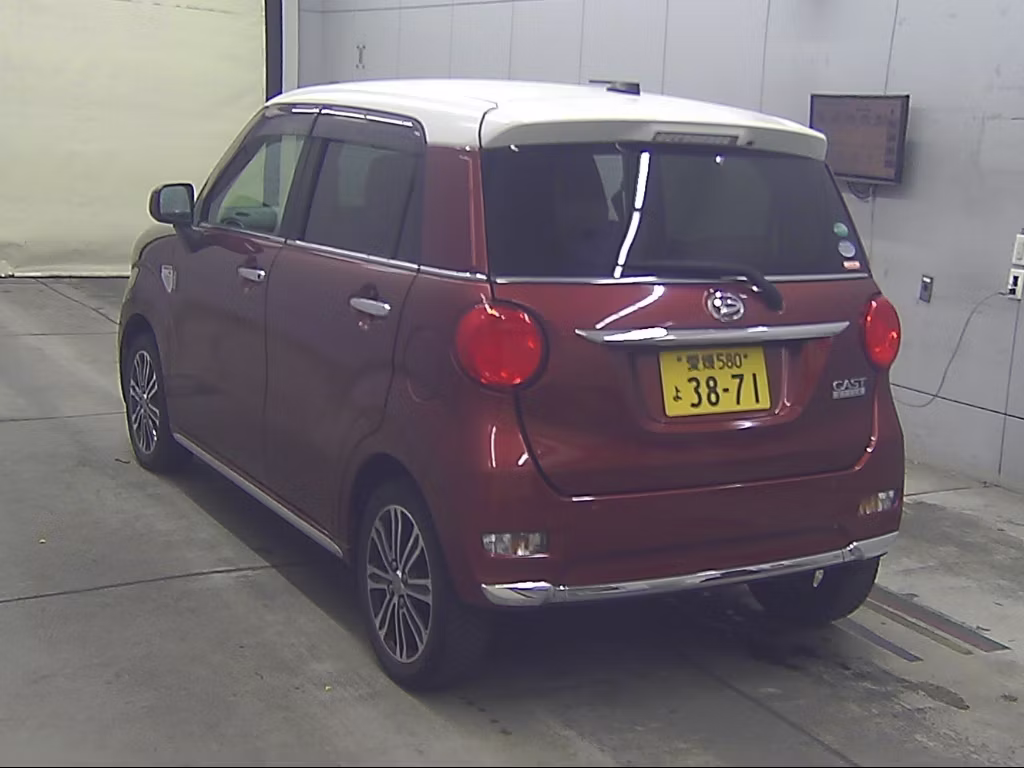 DAIHATSU CAST