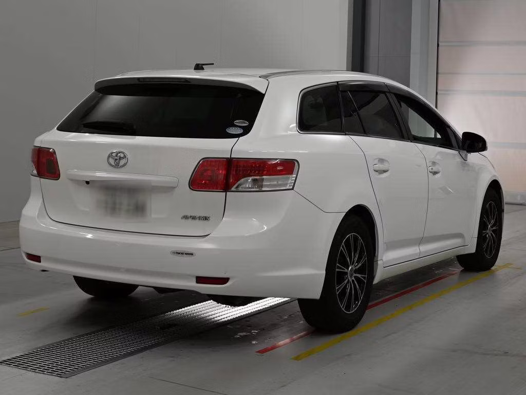 TOYOTA AVENSIS