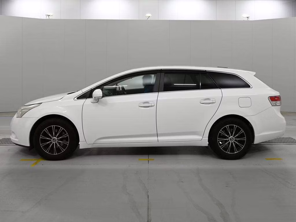 TOYOTA AVENSIS