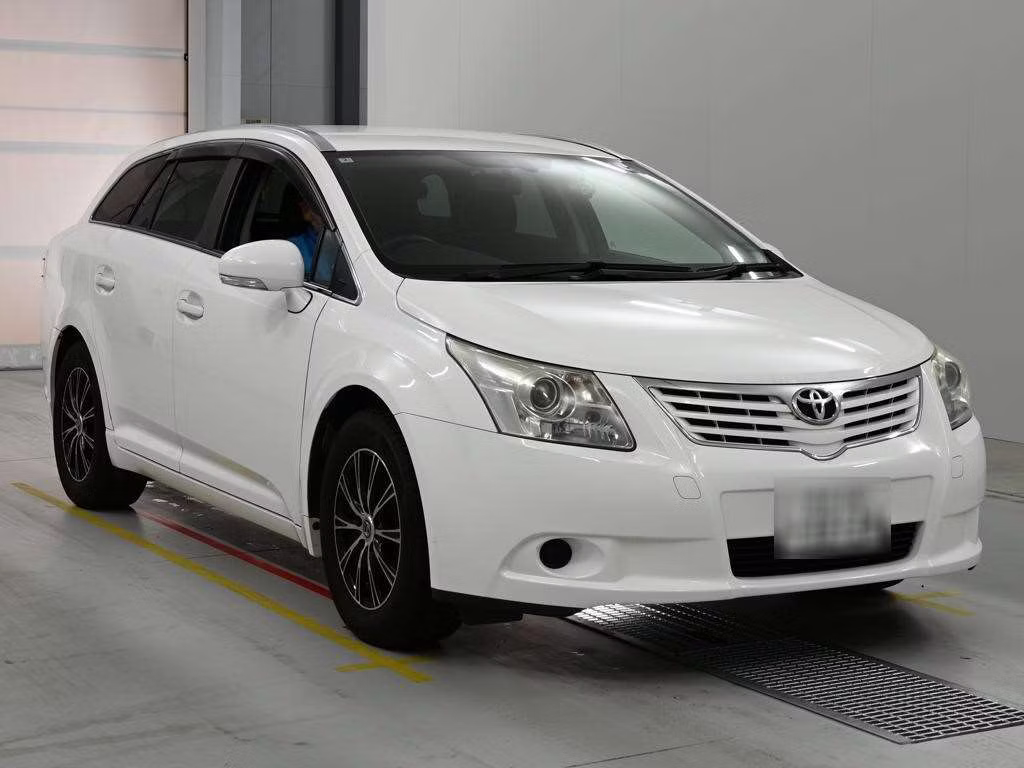 TOYOTA AVENSIS