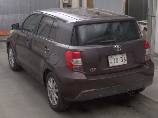 TOYOTA IST