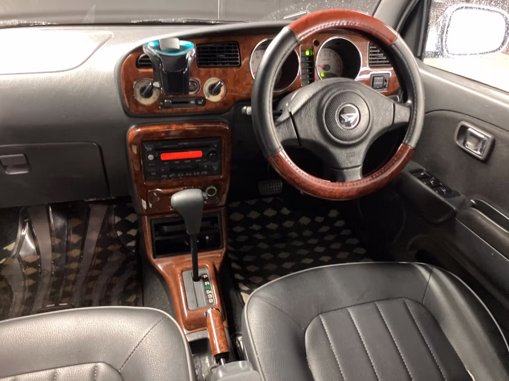 DAIHATSU MIRA GINO