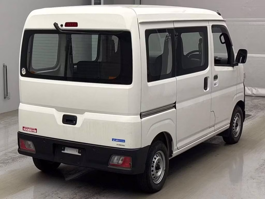 TOYOTA PIXIS VAN