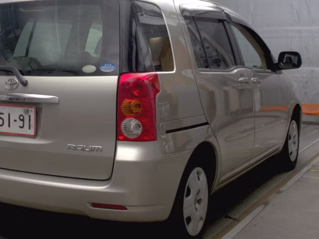 TOYOTA RAUM