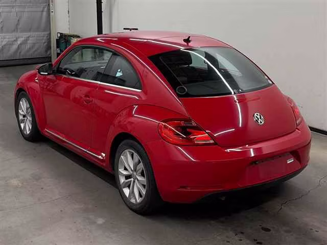 VOLKSWAGEN BEETLE