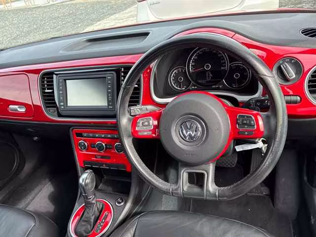 VOLKSWAGEN BEETLE