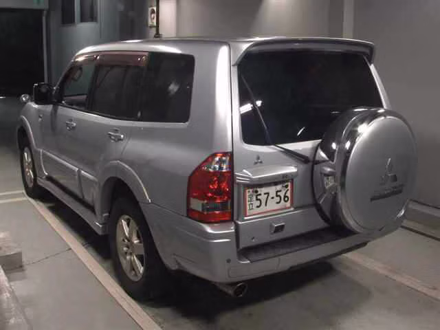 MITSUBISHI PAJERO