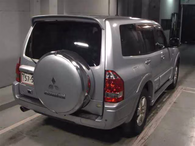 MITSUBISHI PAJERO