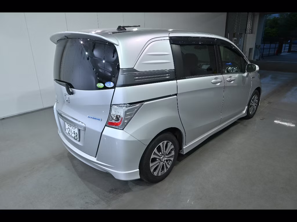HONDA FREED SPIKE