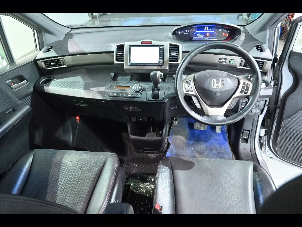 HONDA FREED SPIKE