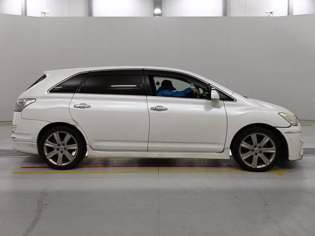 TOYOTA MARK X ZIO