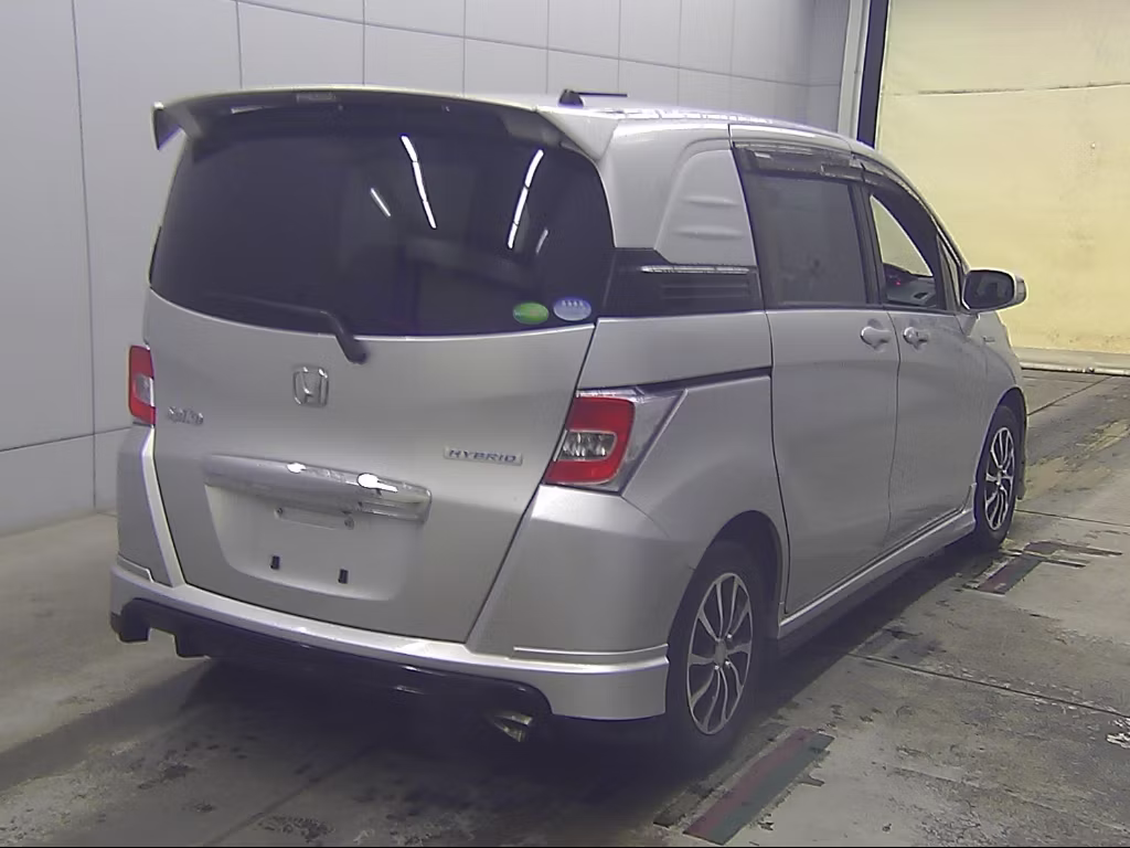 HONDA FREED SPIKE