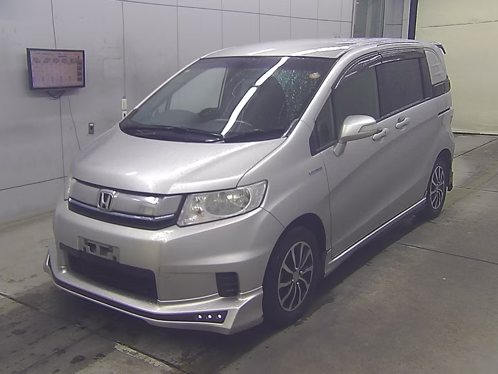 HONDA FREED SPIKE