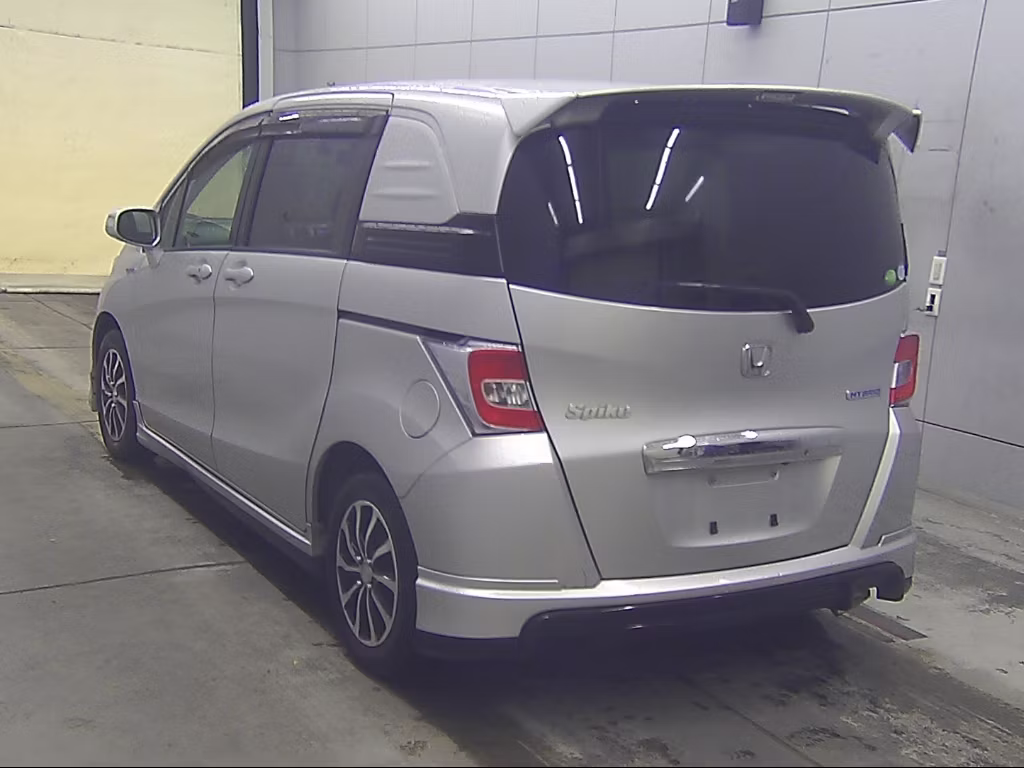 HONDA FREED SPIKE
