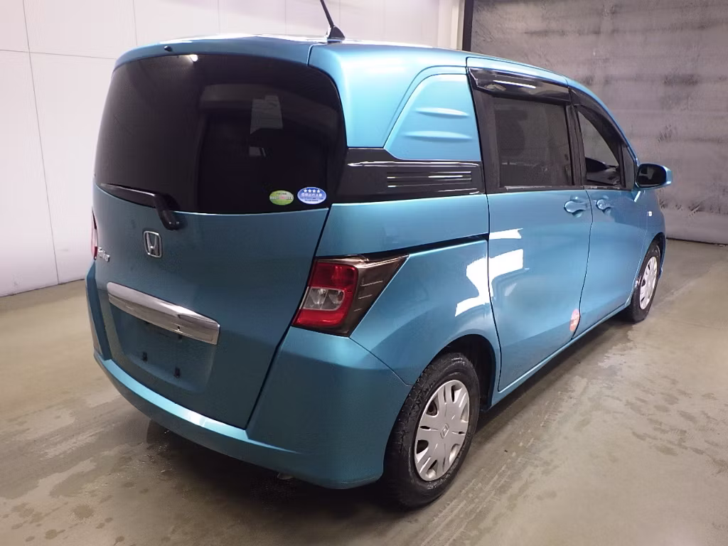 HONDA FREED SPIKE