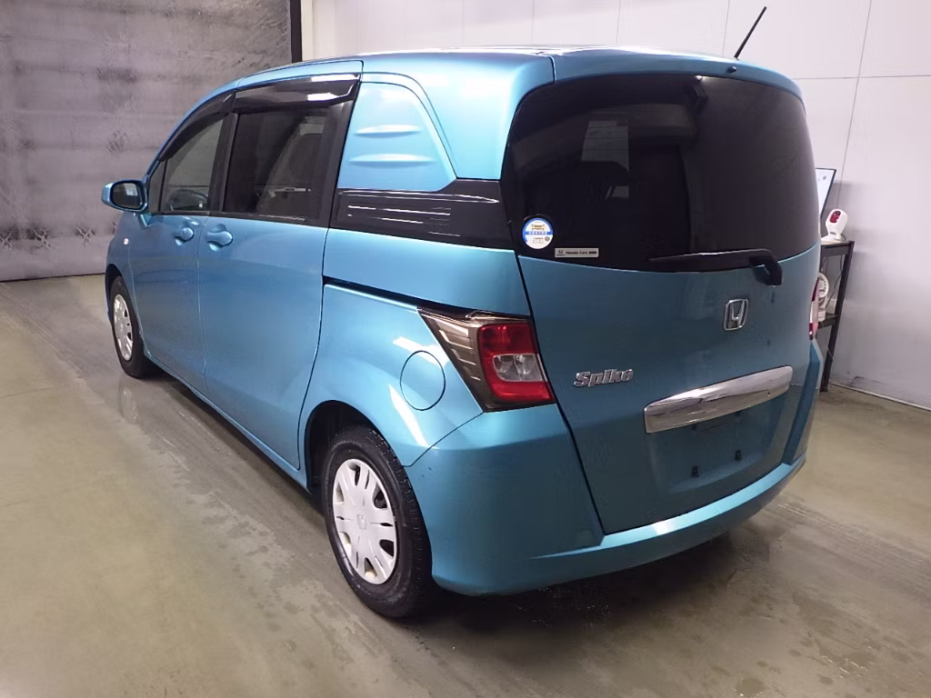 HONDA FREED SPIKE