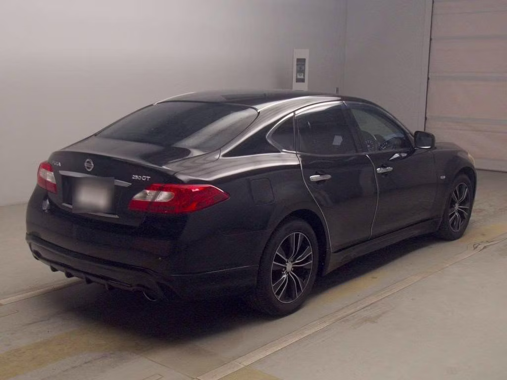 NISSAN FUGA