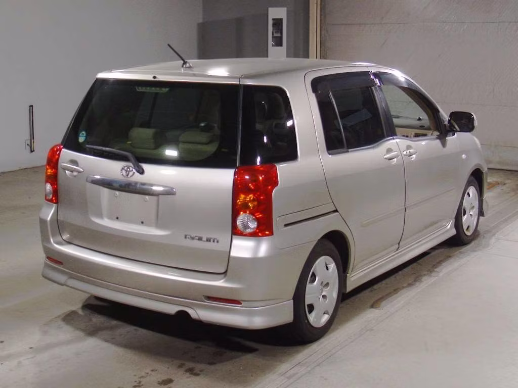 TOYOTA RAUM