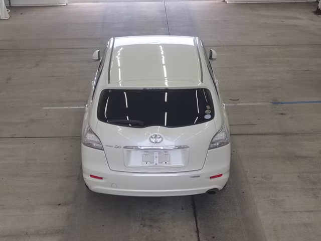 TOYOTA MARK X ZIO
