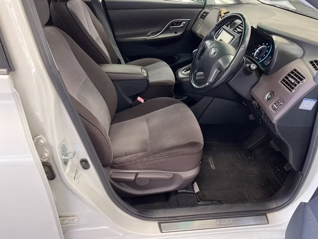 TOYOTA MARK X ZIO