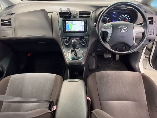 TOYOTA MARK X ZIO