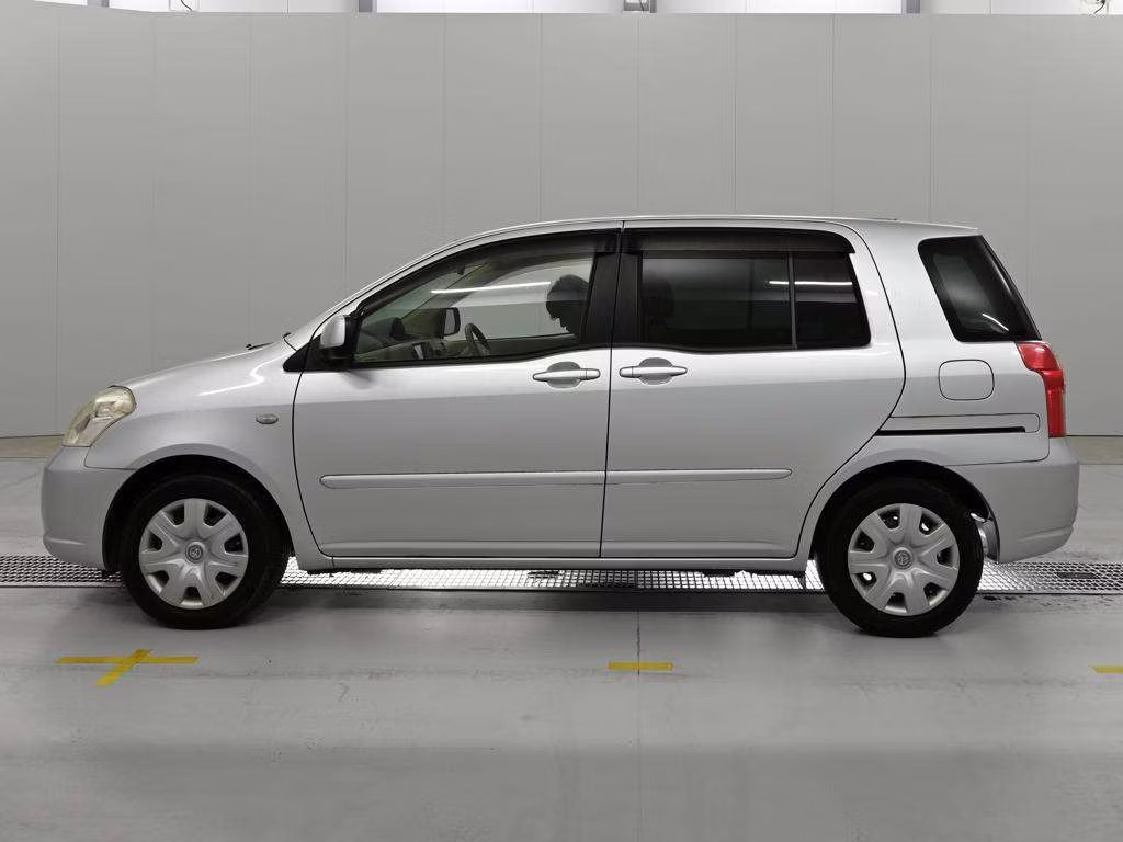 TOYOTA RAUM
