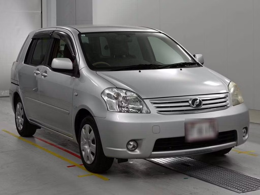 TOYOTA RAUM