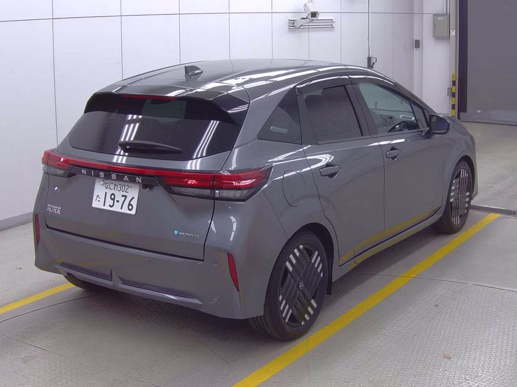 NISSAN AURA