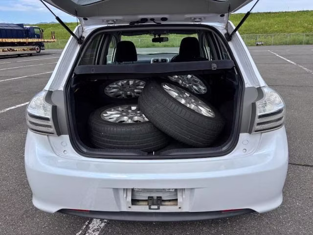 TOYOTA BLADE