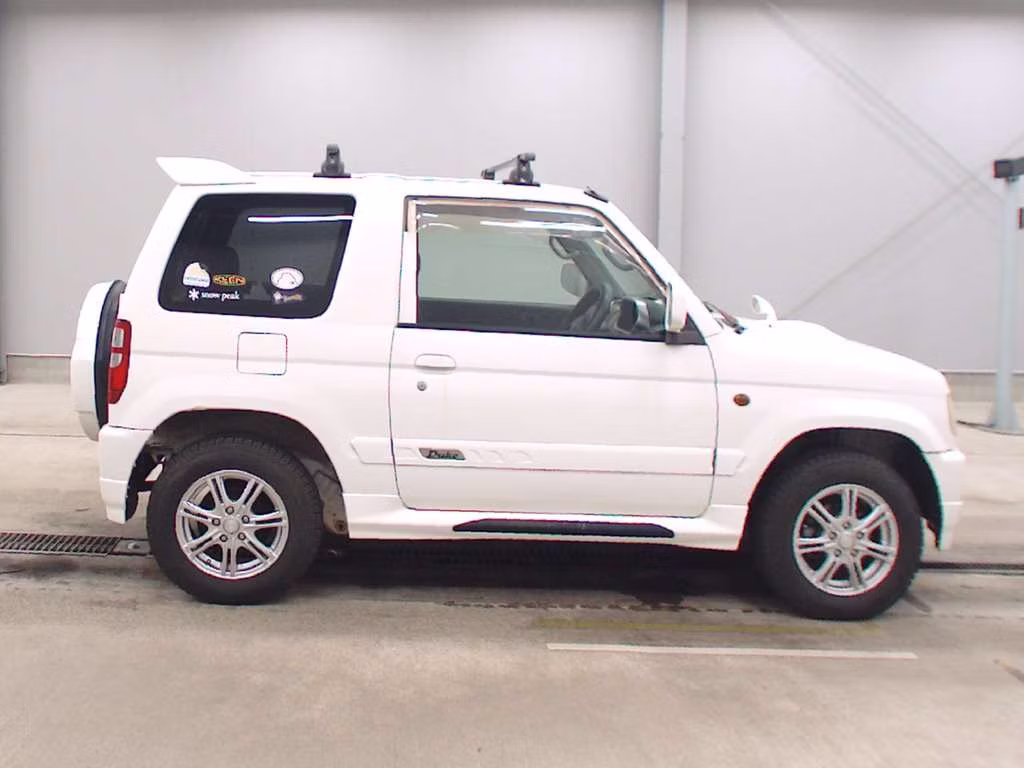MITSUBISHI PAJERO MINI