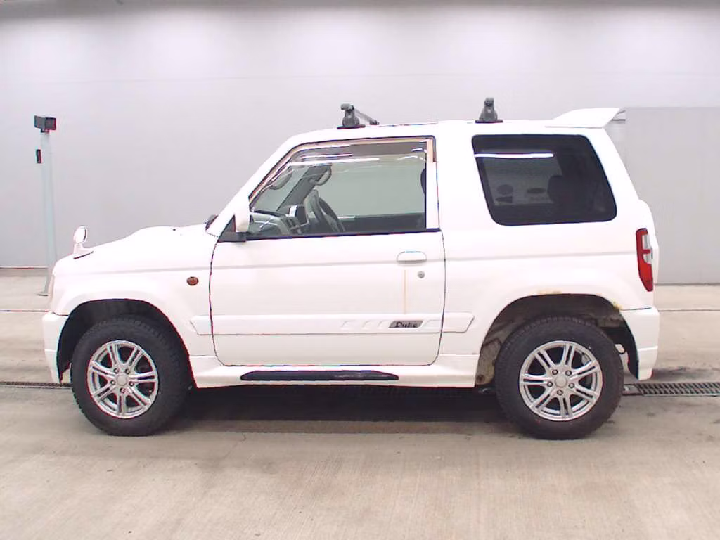 MITSUBISHI PAJERO MINI