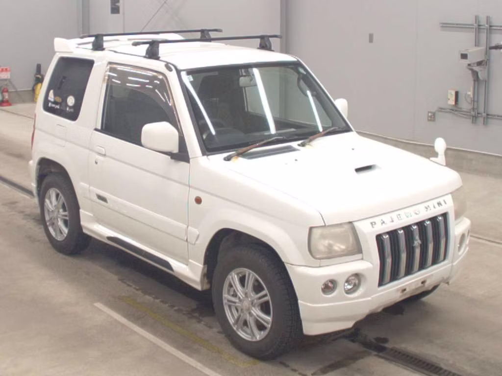MITSUBISHI PAJERO MINI