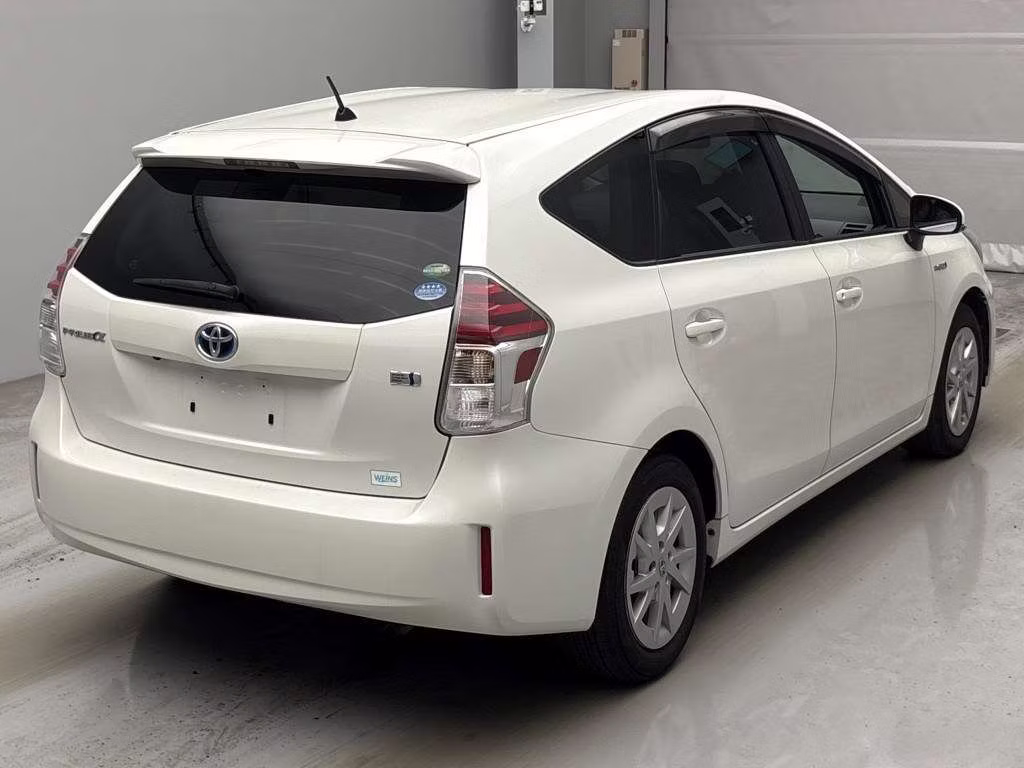 TOYOTA PRIUS ALPHA