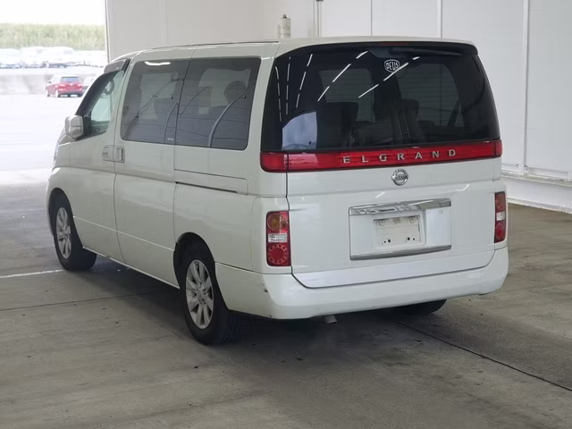 NISSAN ELGRAND