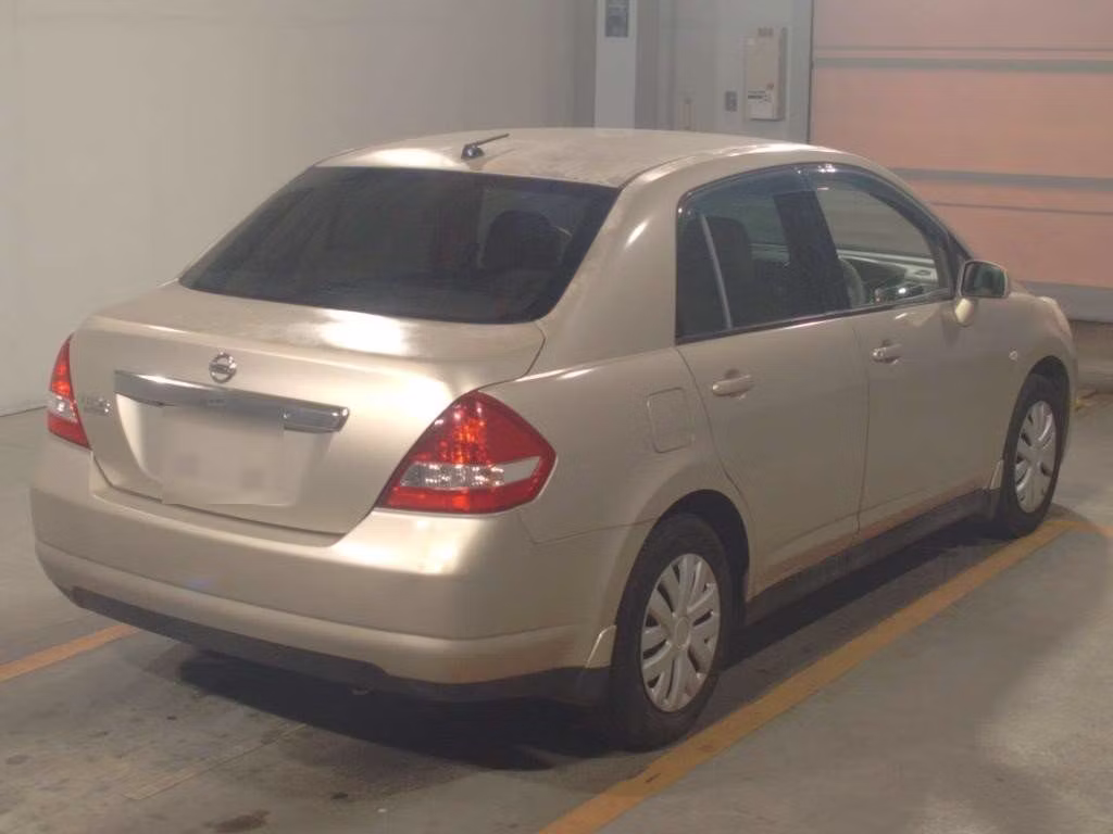 NISSAN TIIDA LATIO