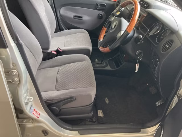 DAIHATSU MIRA AVY