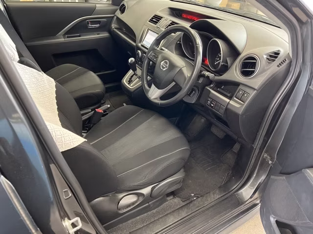 NISSAN LAFESTA