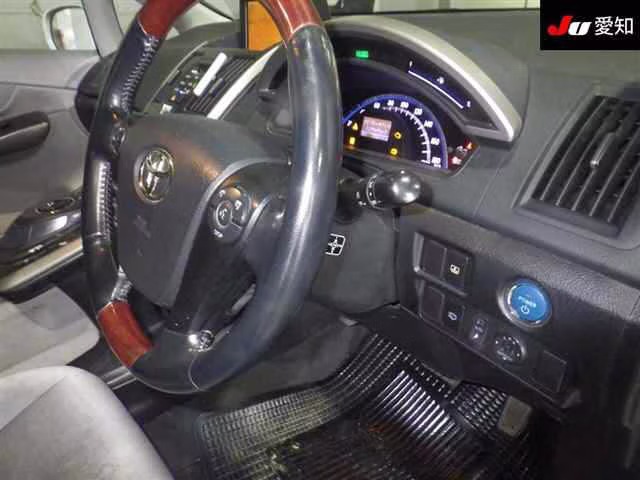 TOYOTA SAI
