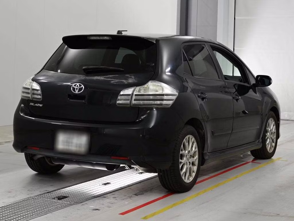 TOYOTA BLADE