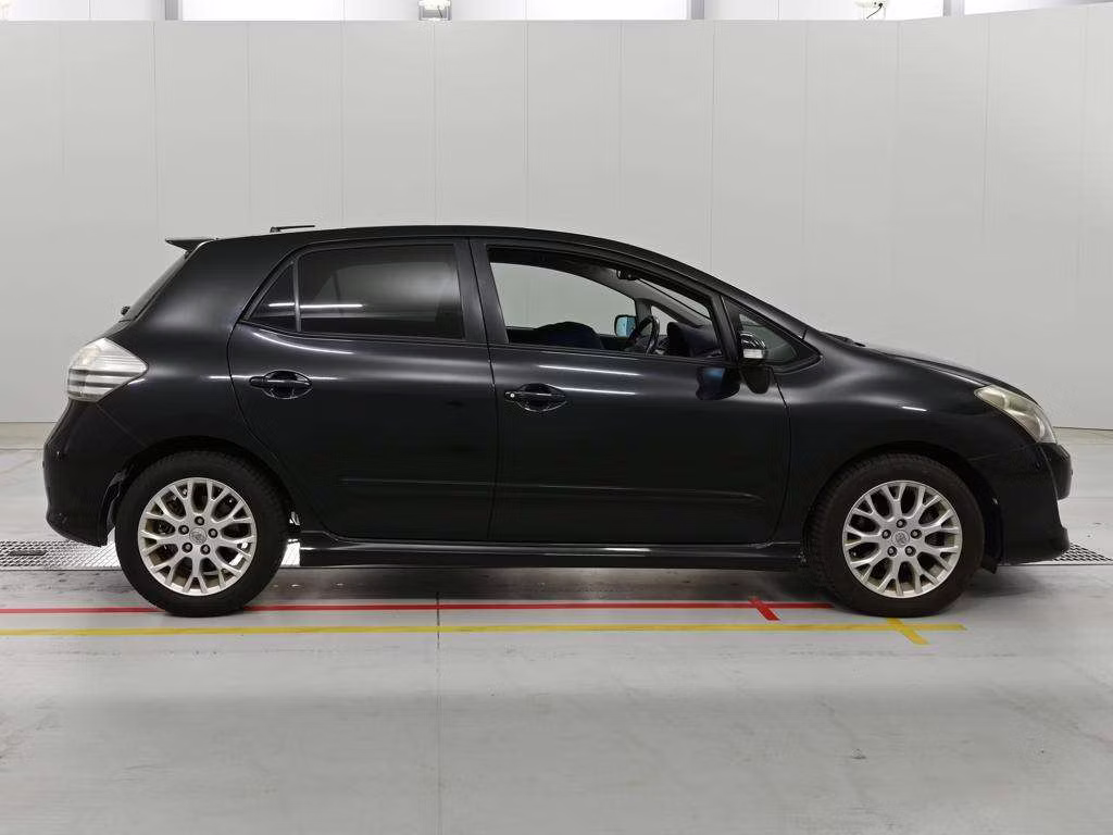 TOYOTA BLADE