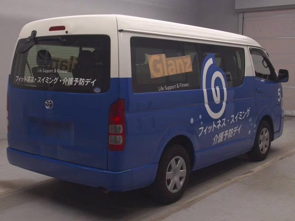 TOYOTA HIACE