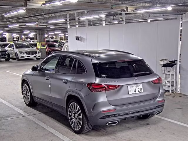 MERCEDES-BENZ GLA-CLASS