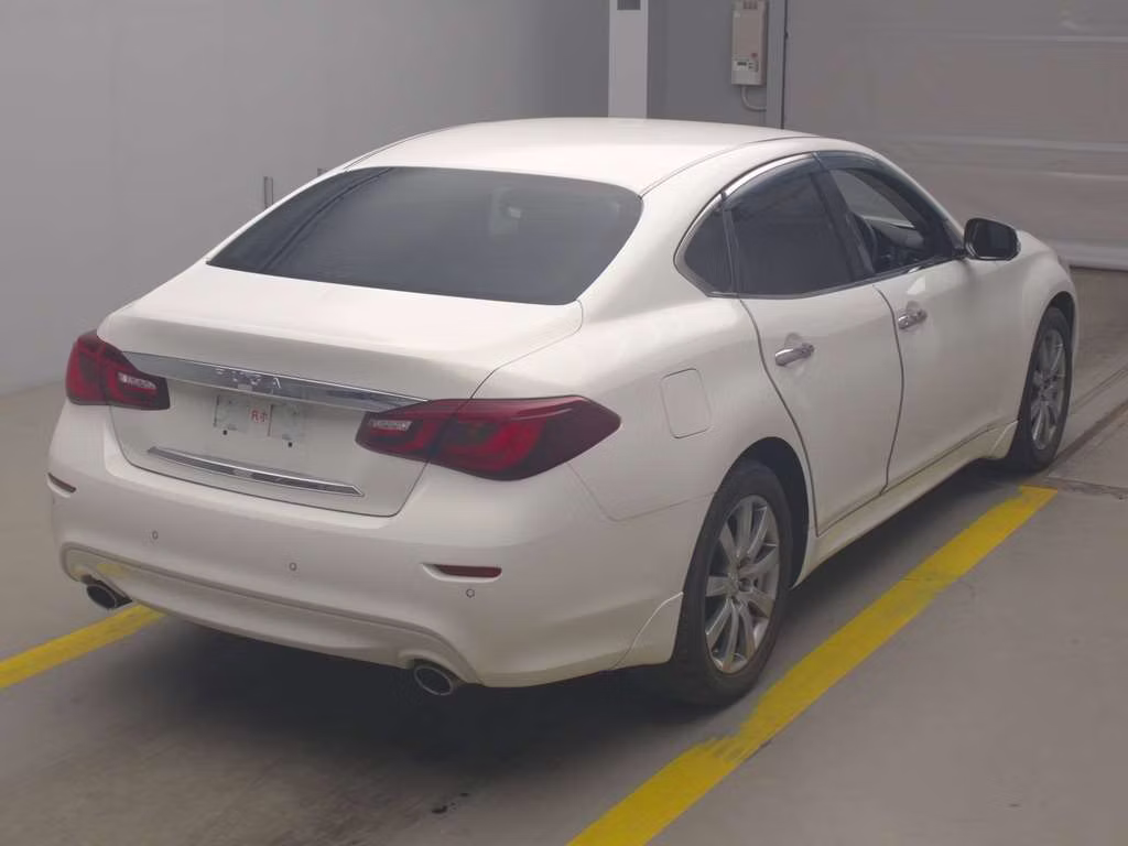 NISSAN FUGA