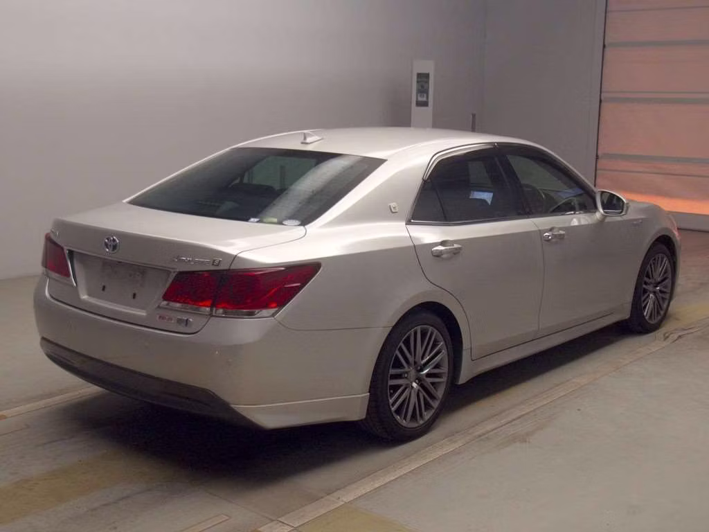 TOYOTA CROWN