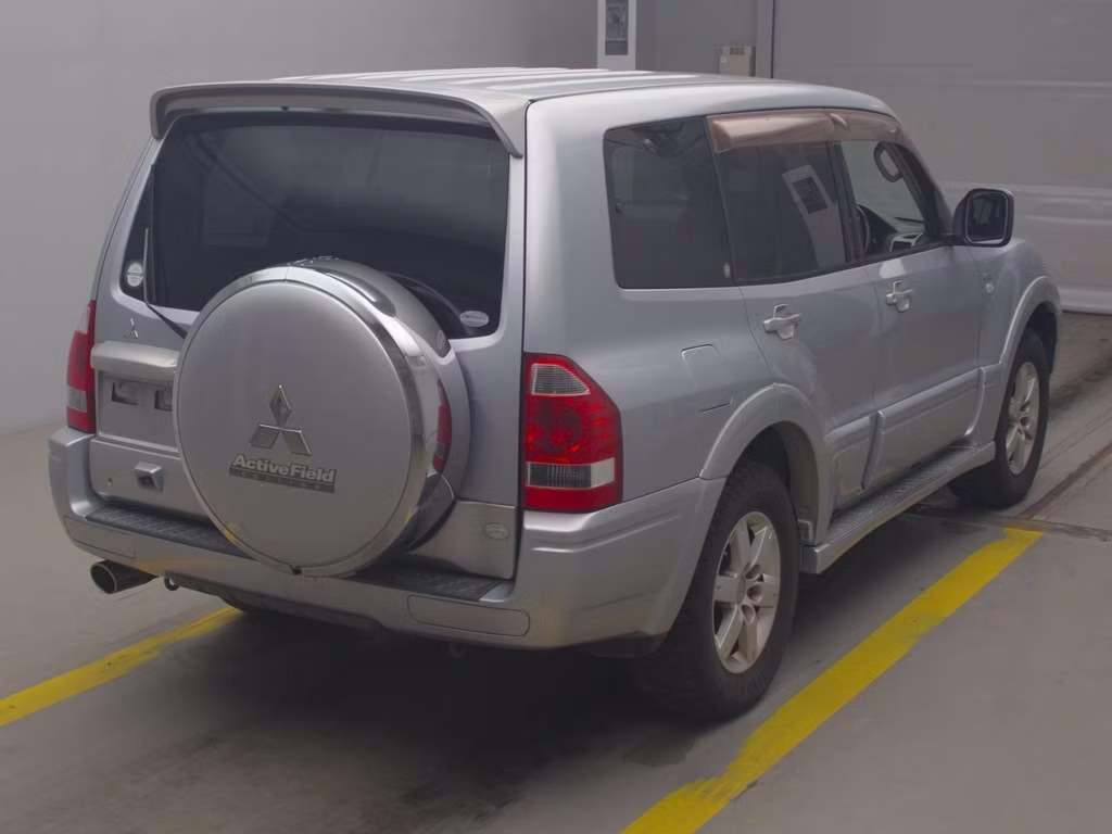 MITSUBISHI PAJERO