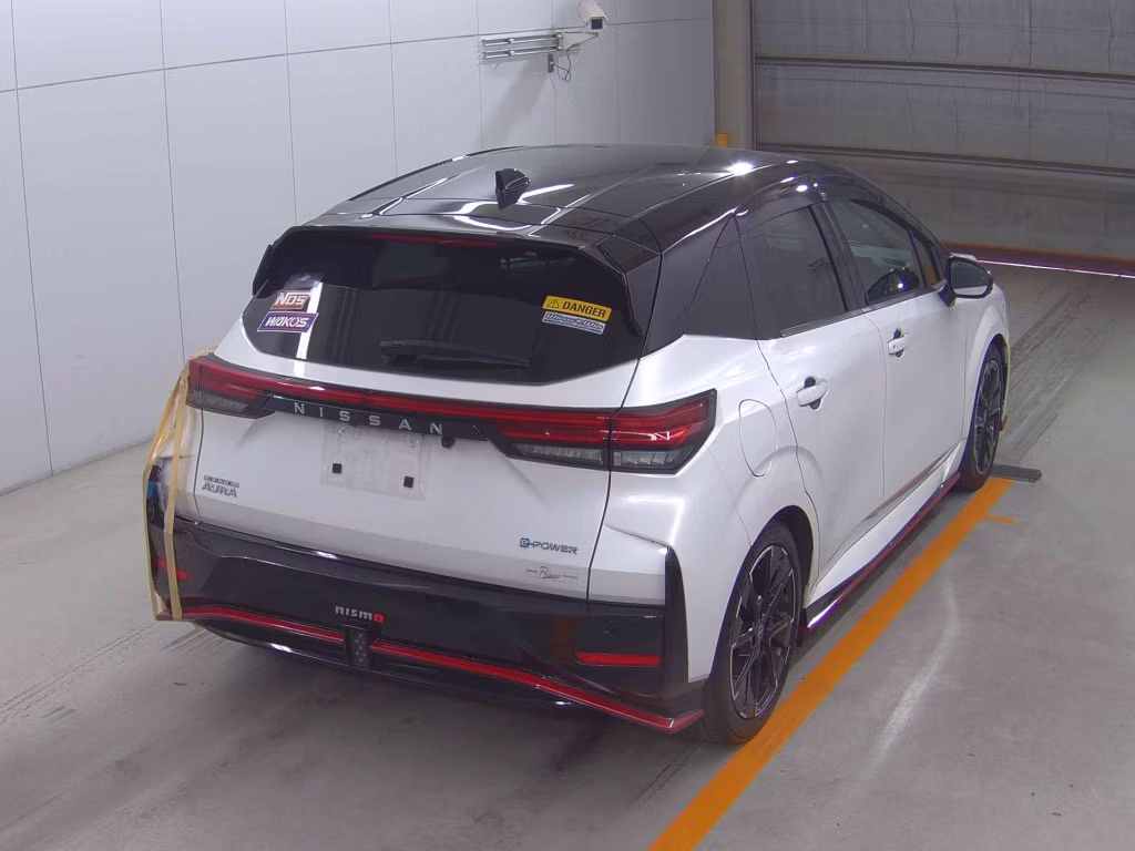 NISSAN AURA