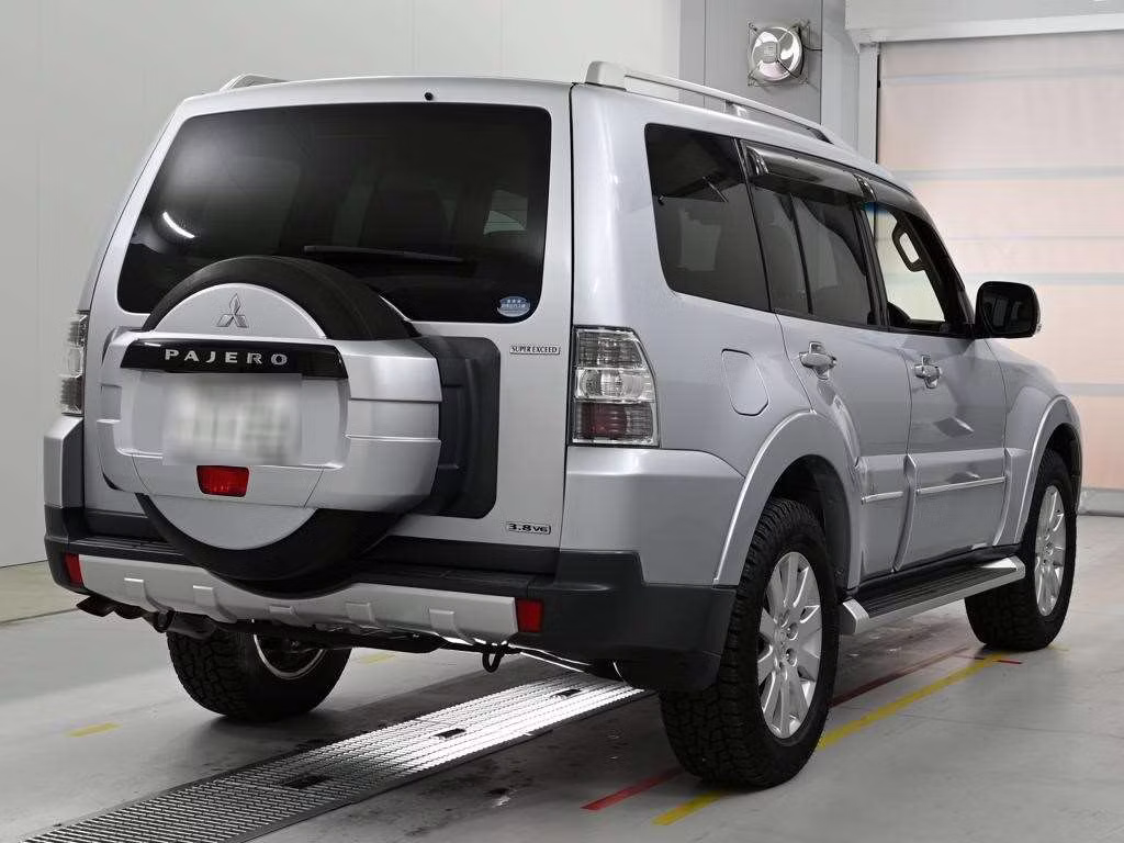 MITSUBISHI PAJERO