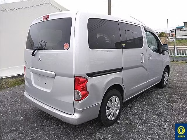 MITSUBISHI DELICA D:3